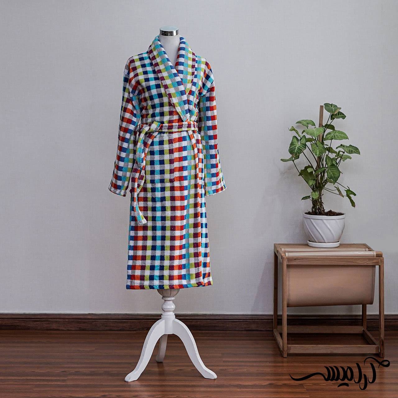 حوله پالتویی طرح میخک — تصویر ۴