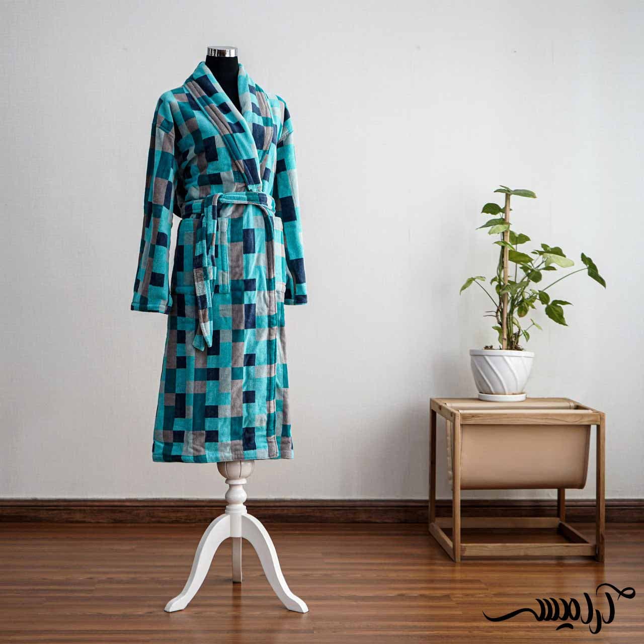 حوله پالتویی طرح کاترین — تصویر ۳
