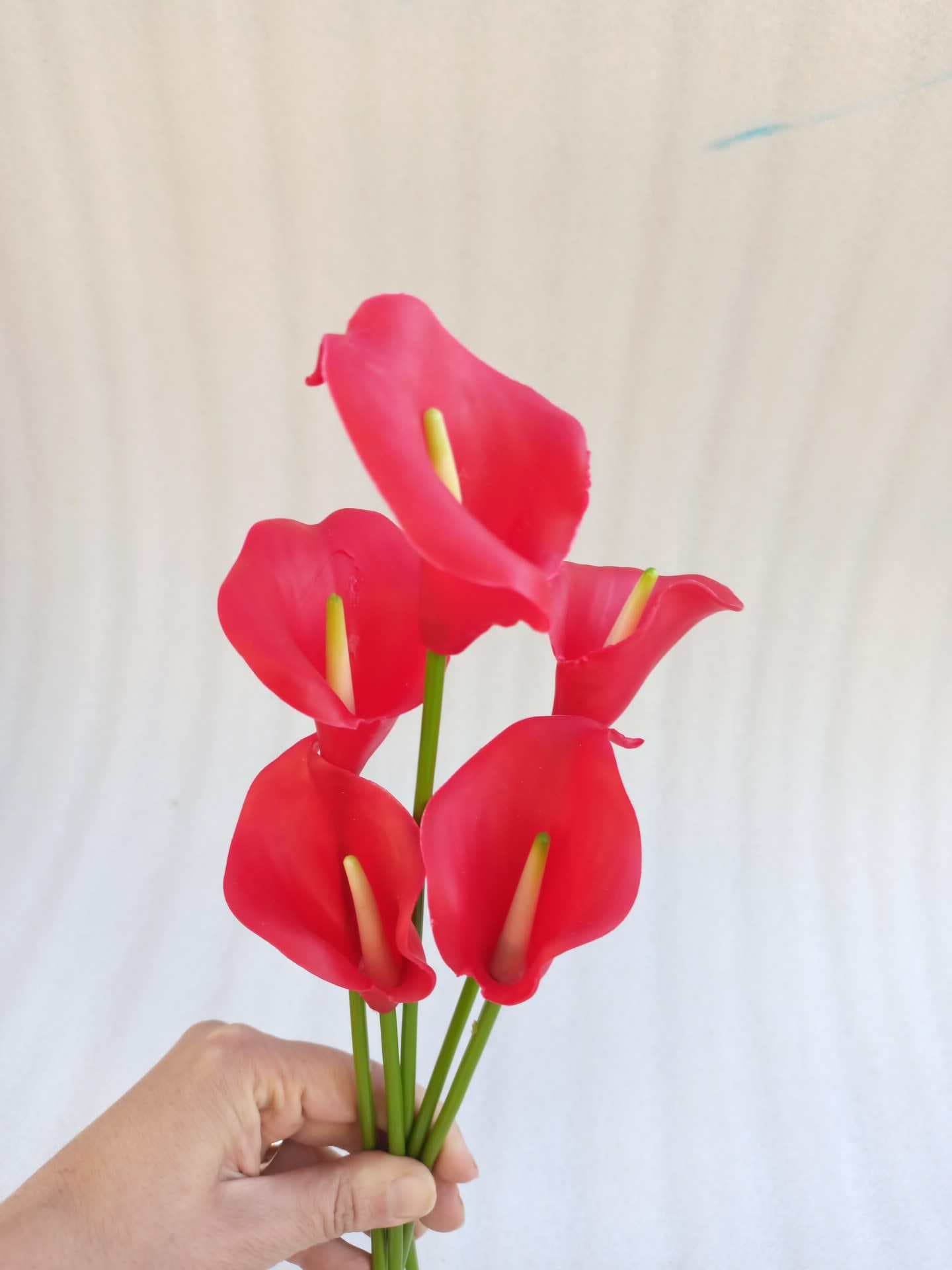 شاخه گل مصنوعی شیپوری قرمز — تصویر ۲