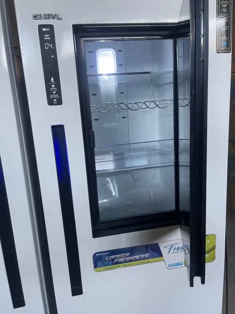 یخچال فریزر دوقلو جنرال ۴۴ فوت هوم‌بار شیشه‌ای Door-in-Door – ناک ناک – مدل F-17 — تصویر ۵