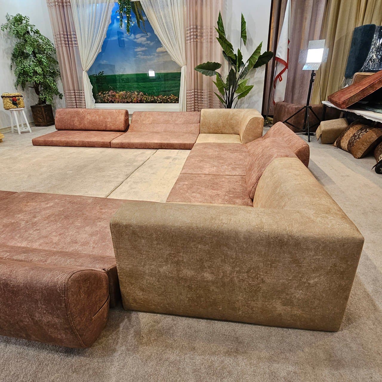 مبلکرسی ۱۳ نفره یو — تصویر ۲