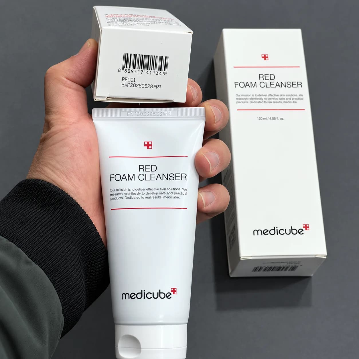 فوم شوینده ضد جوش مدی کیوب Medicube مدل Red حجم 120 میلی لیتر — تصویر ۲