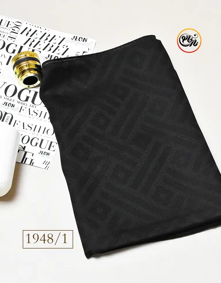 روسری مشکی ابریشم ژاکارد آستک کد 1948 — تصویر ۵