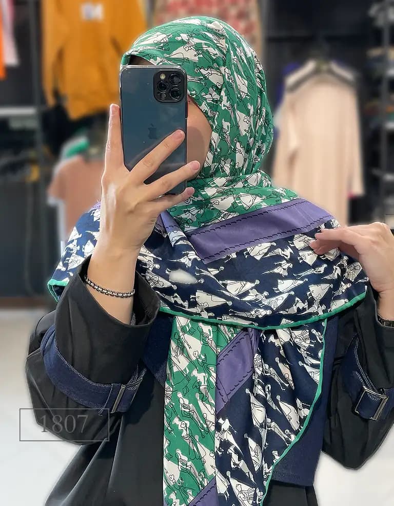 روسری ابریشم توییل طرحدار کد 1807 — تصویر ۲