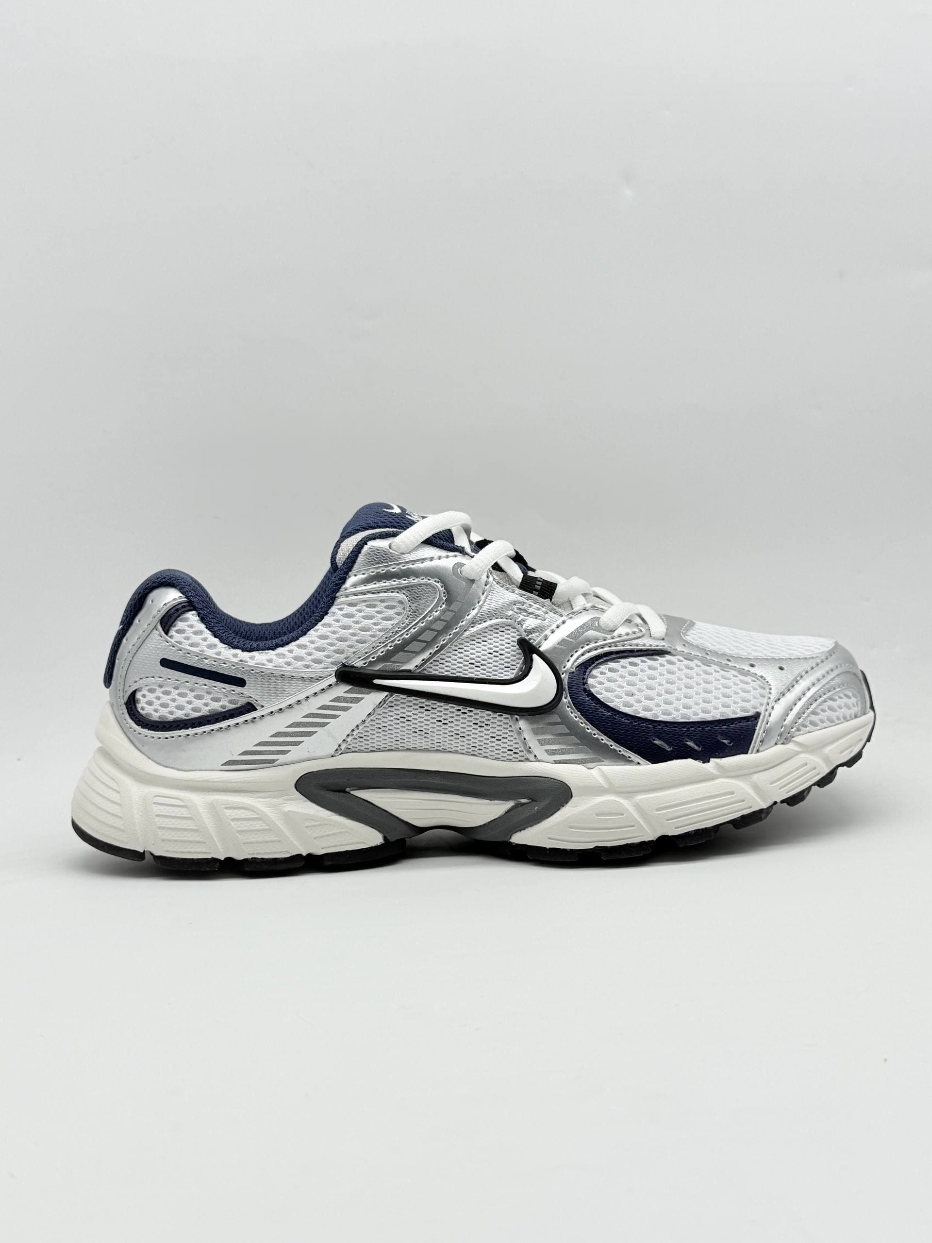 کفش نایک وی ۵ نقره ای Nike v5 silver sneakers