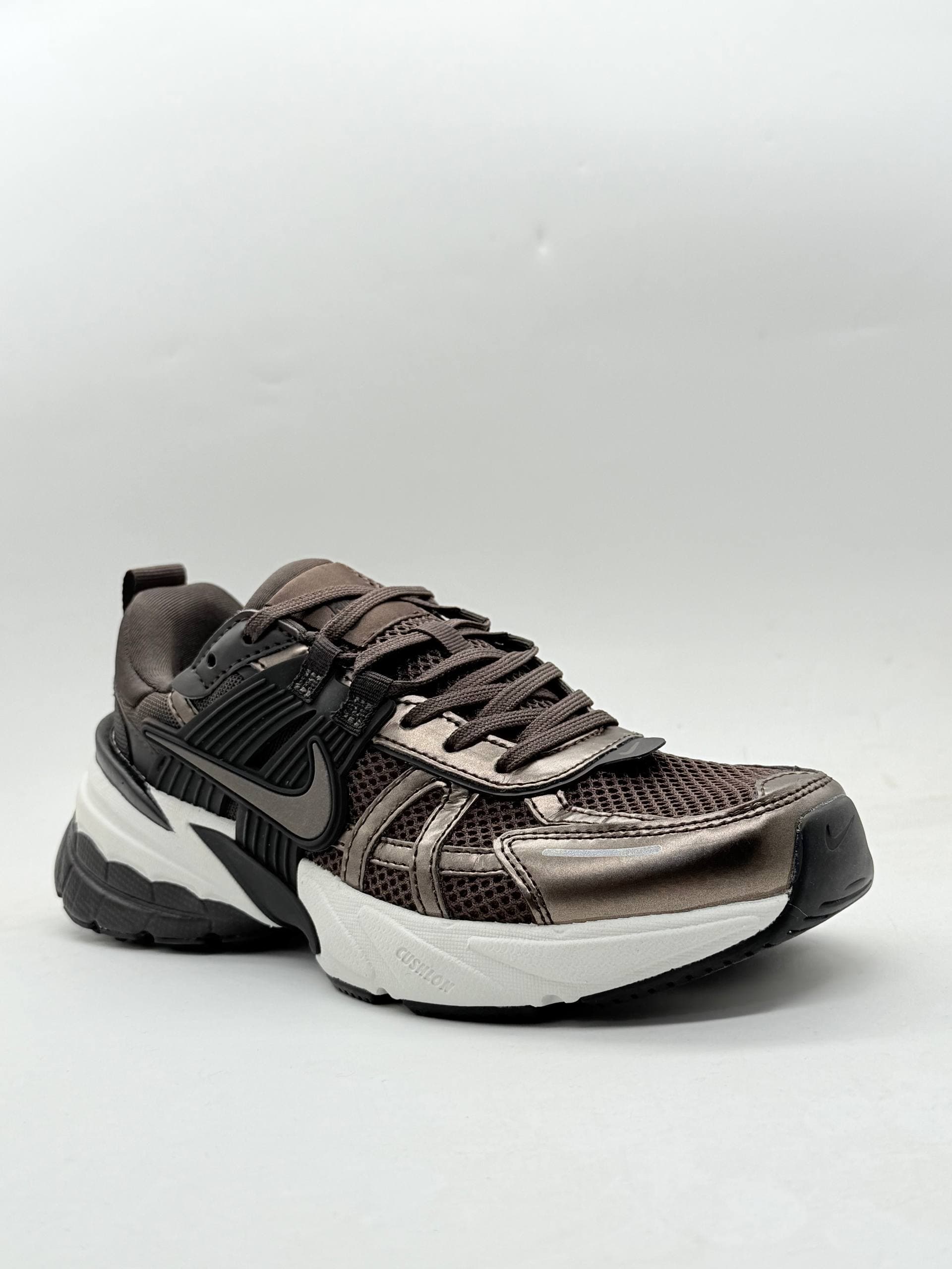 کفش نایک وی تو کی قهوه ای Nike V2K brown shoes — تصویر ۳