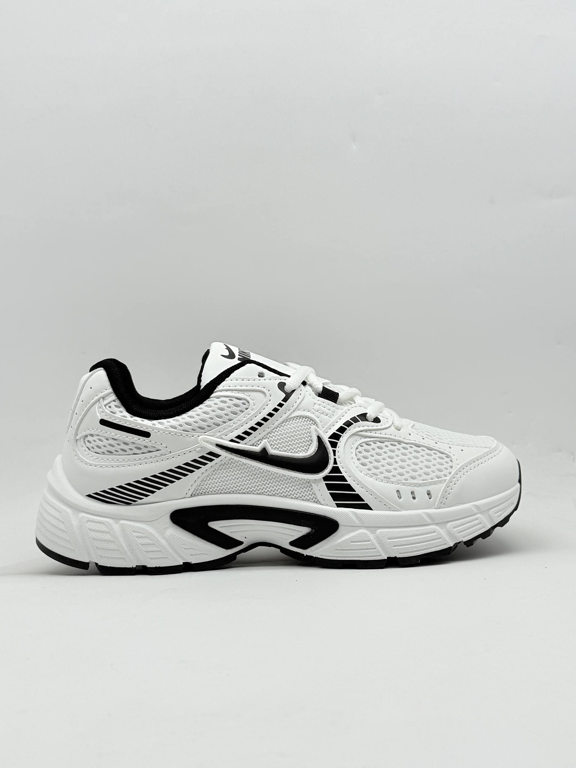 کفش نایک وی فایو زنانه سفید مشکی women’s white black Nike V-Five Shoes