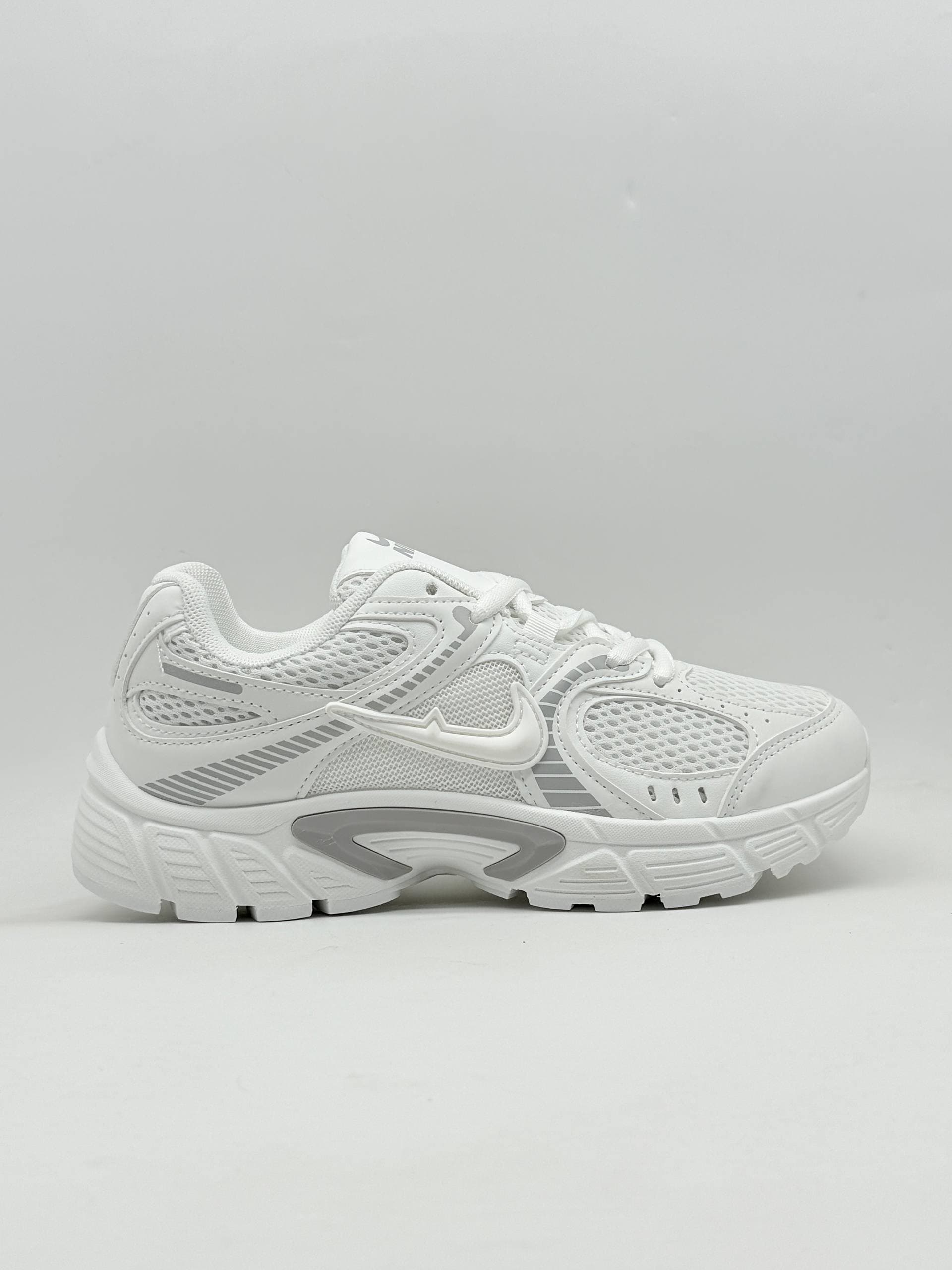 کفش نایک وی فایو زنانه سفید Women’s White Nike V-Five Shoes