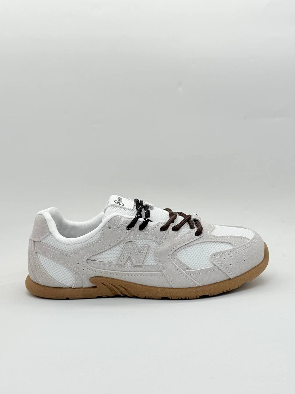 کتونی نیوبالانس میو میو خاکستری New Balance Miu Miu Grey Sneakers — تصویر ۲