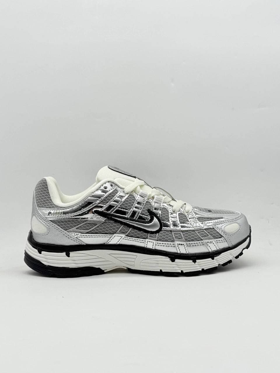 کفش نایک p6000نقره ای Nike p6000 silver shoes