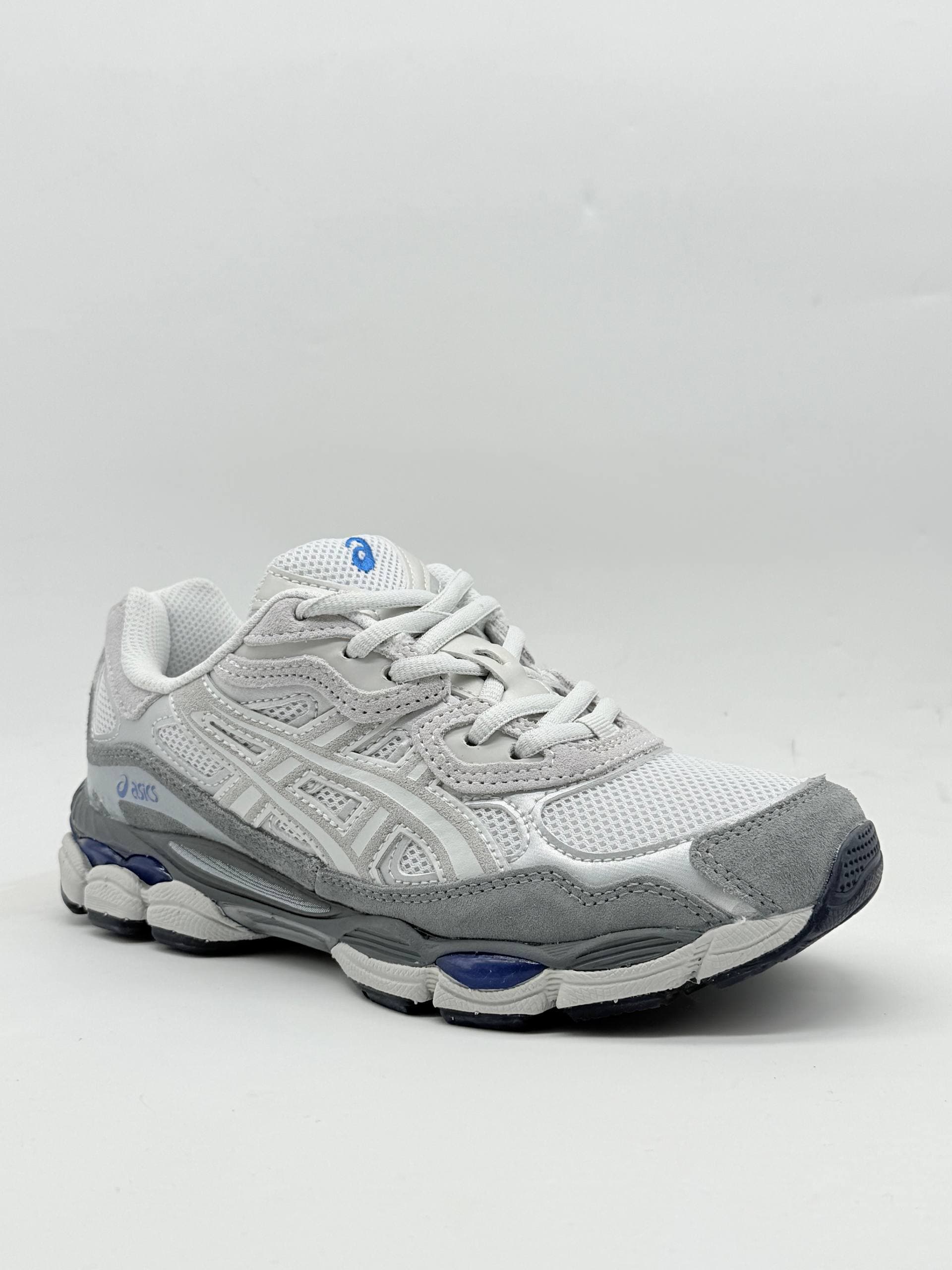 کتونی اسیکس خاکستری Asics Gray Sneakers — تصویر ۳