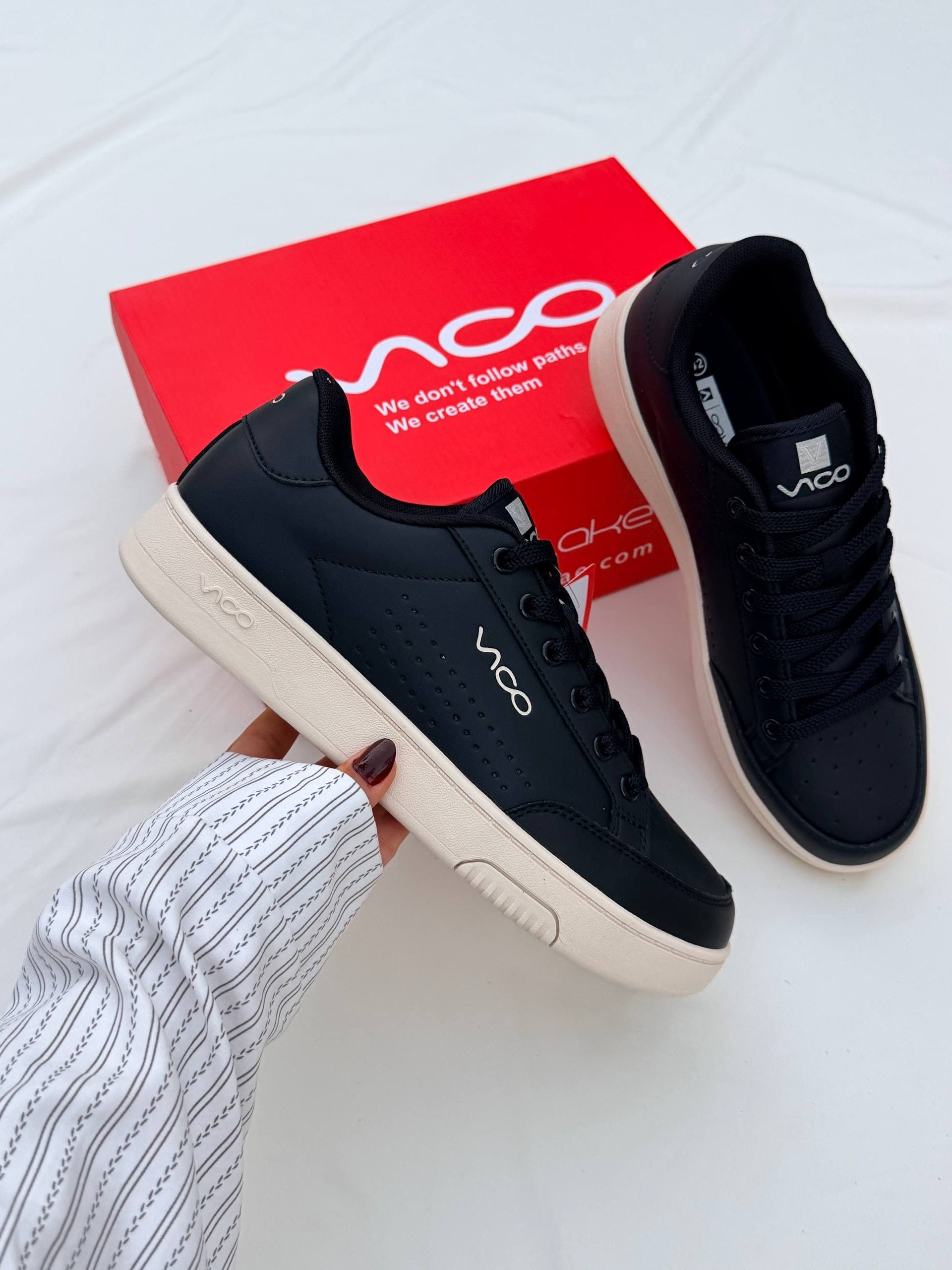 کتونی ونس ویکو زنانه کرم مشکی womens Vans Vico creem black Sneakers