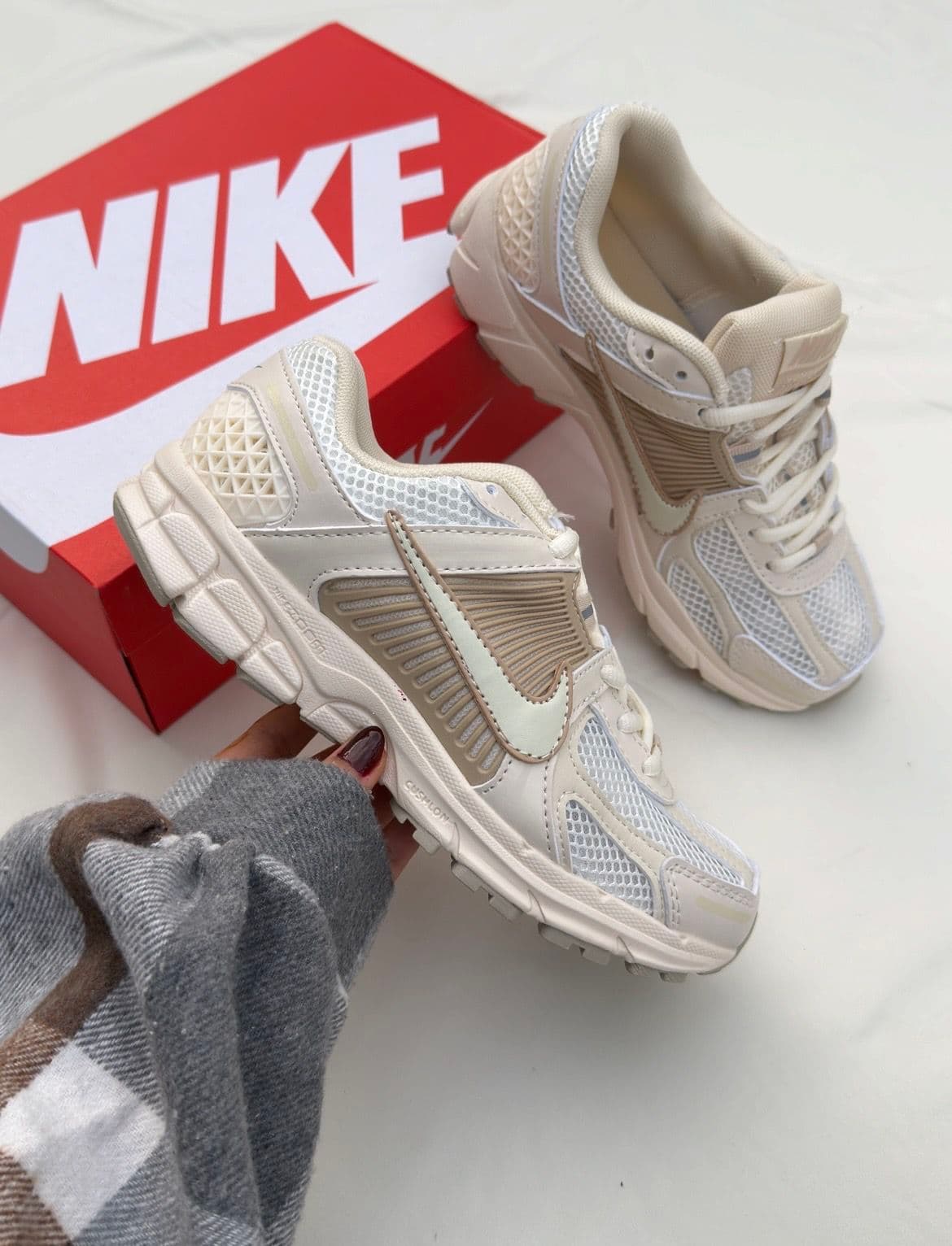 کتونی نایک ایر زوم ومرو 5 کرمی Nike Air Zoom vomer 5 Cream — تصویر ۴