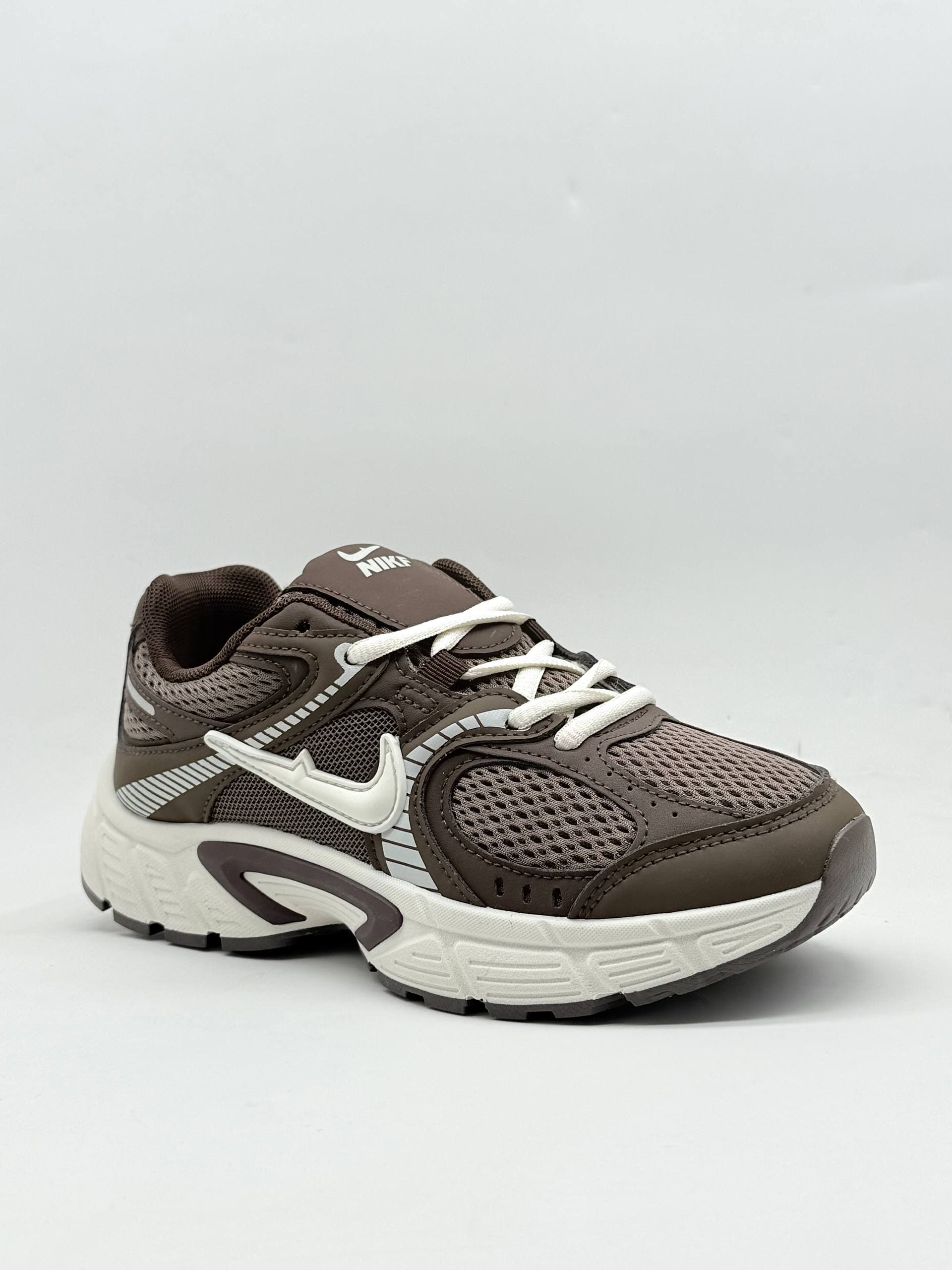کفش نایک وی فایو زنانه قهوه ای women’s brown Nike V-Five Shoes — تصویر ۳