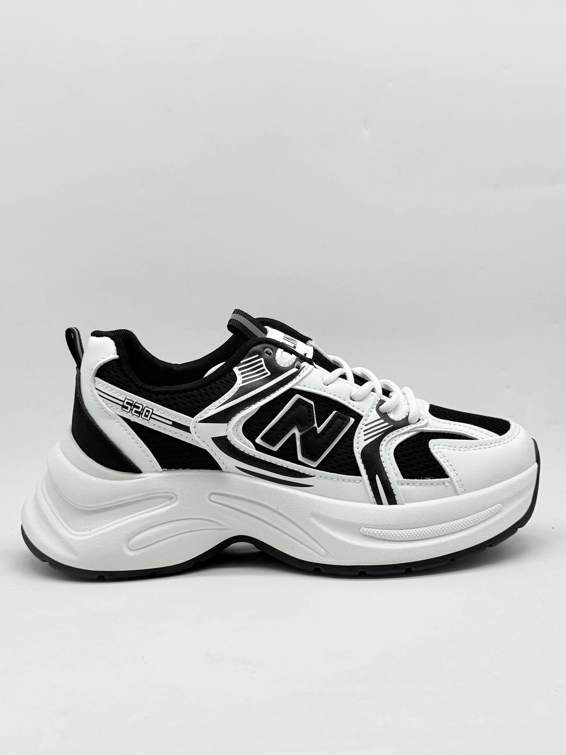 کفش نیوبالانس 520 مشکی سفید New Balance 520 Black White Shoes