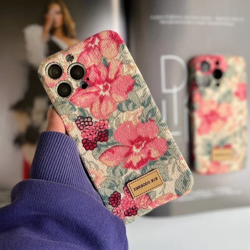 قاب پارچه ای طرح گل گوشی آیفون 13 پرو — تصویر ۳