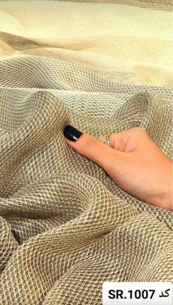 پرده آماده تور ابریشم طرح زنبوری طلایی کد SR1007