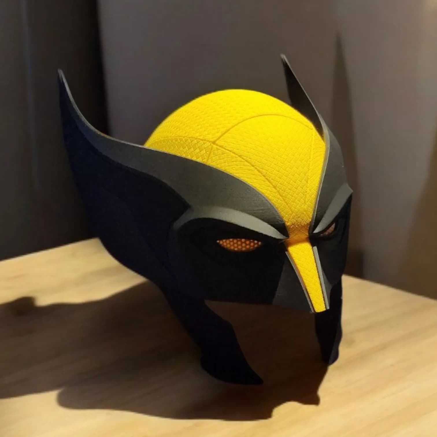 کلاهخود و ماسک ولورین (Wolverine) کلاسیک | اکسسوری کاسپلی و کلکسیونی مردان ایکس (X-Men)