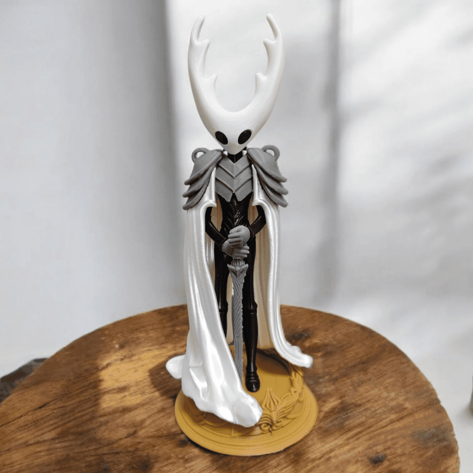 فیگور Pale King هالونایت | پرینت سه‌بعدی با جزئیات بالا