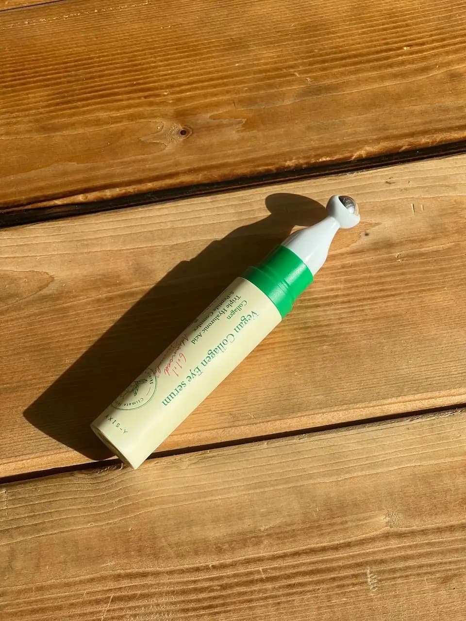 سرم دور چشم غلطکی اکسیس وای مدل Vegan Collagen حجم ۱۰ میل — تصویر ۲