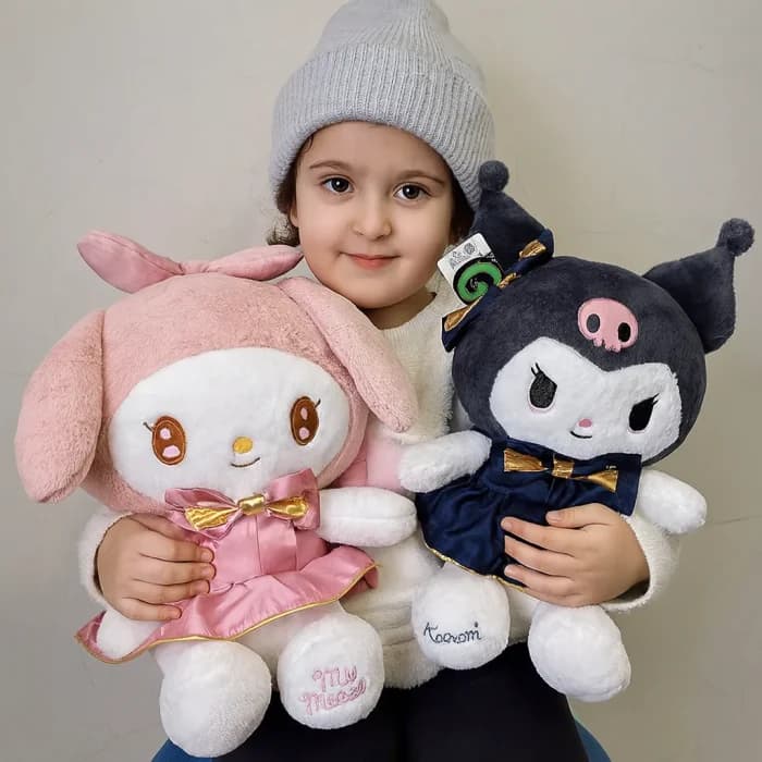 عروسک کرومی و ملودی اورجینال با لباس ورنی — تصویر ۲
