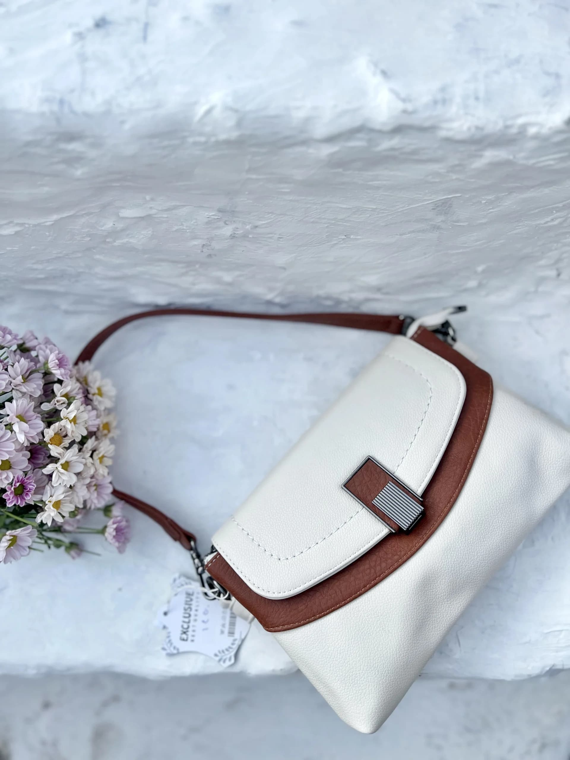 کیف زنانه برند DKNY — تصویر ۳