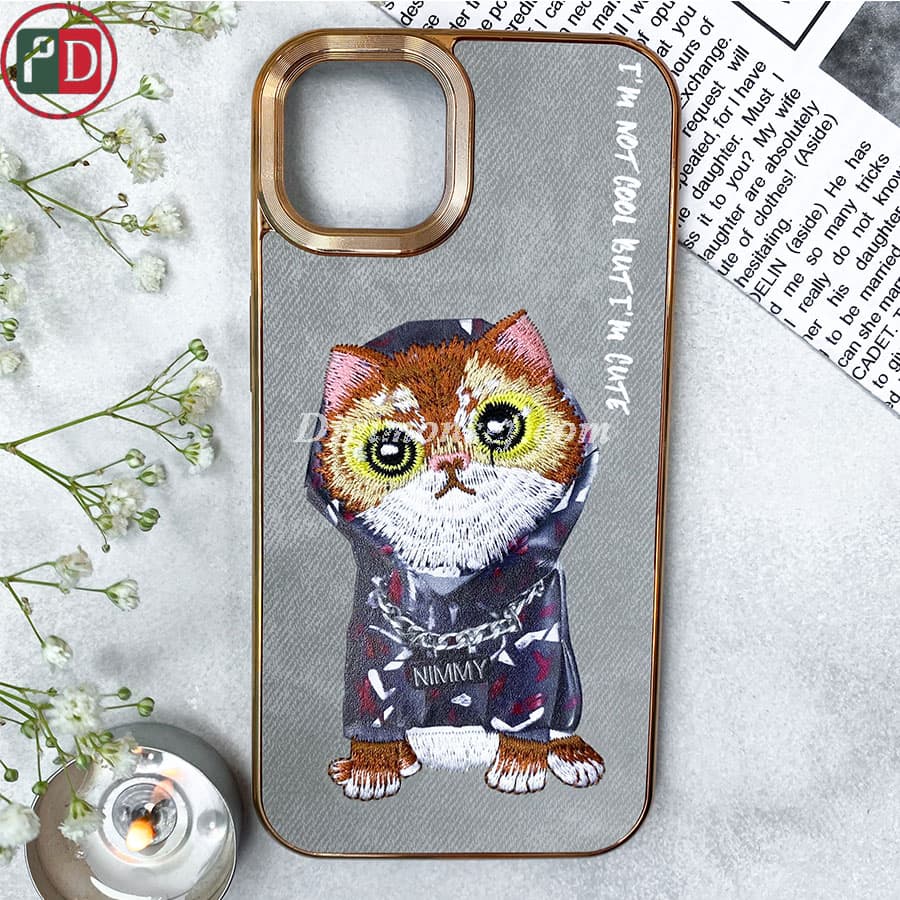 قاب مدل نیمی (nimmy) سه بعدی طرح گربه گلدوزی شده مناسب برای گوشی آیفون – Iphone 13 — تصویر ۲
