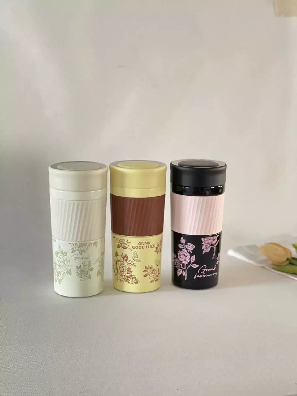 تراول ماگ دورسیلیکونی طرح گلی