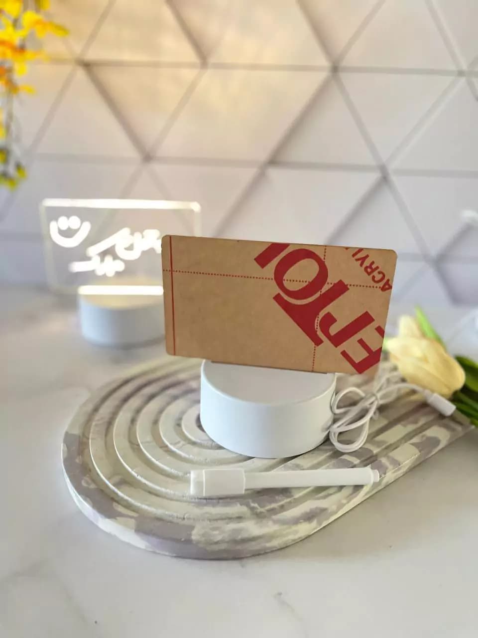 تابلو یادداشت چراغ دار — تصویر ۳