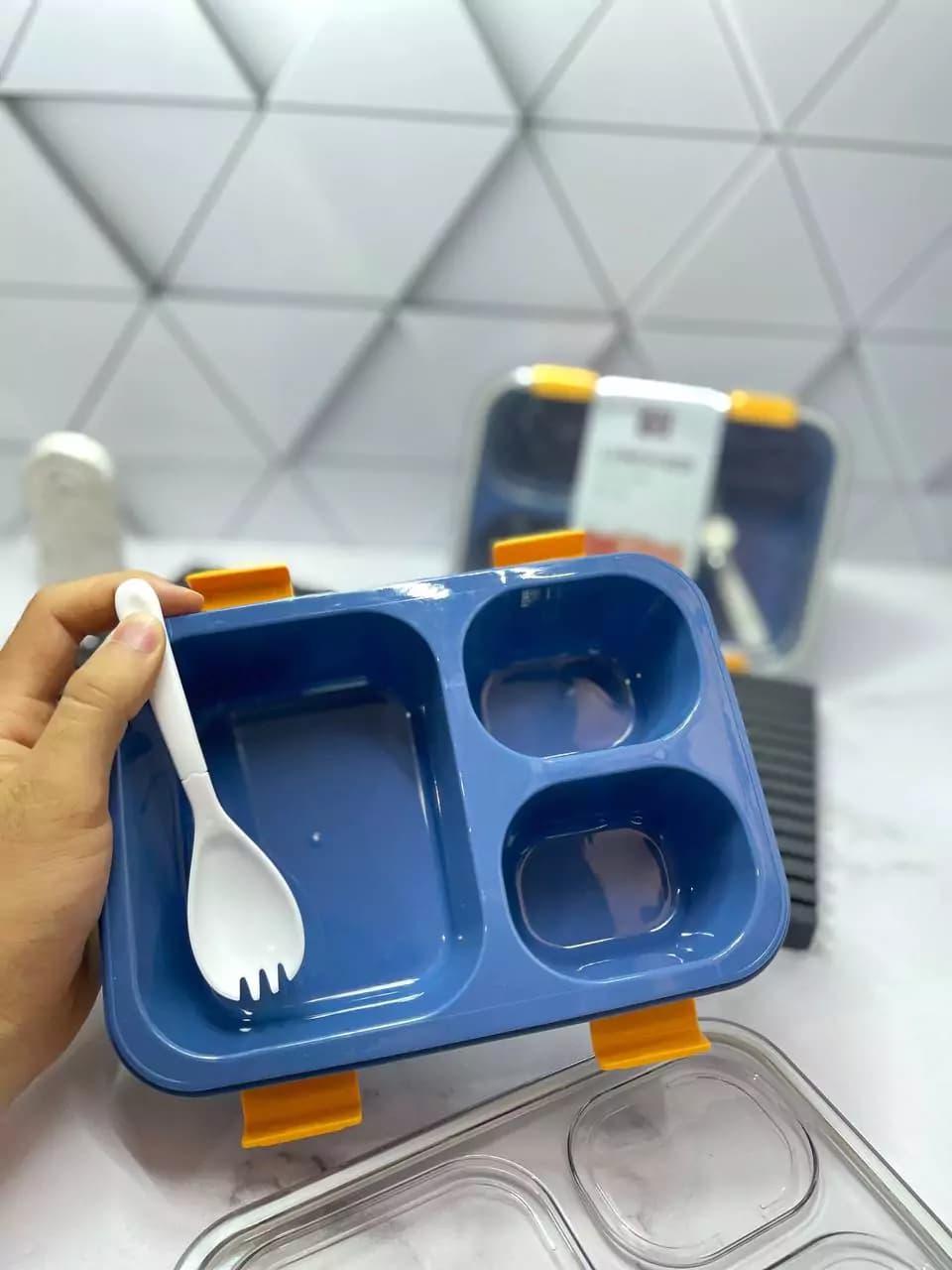 ظرف غذا سه بخشی 850 میلی لیتری — تصویر ۳