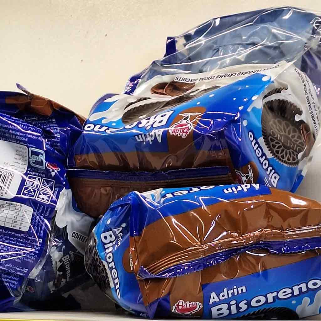 بیسکویت کرمدار قهوه و کاکائو آدرین 450 گرم | Adrin Coffee & Cocoa Cream Biscuits — تصویر ۲