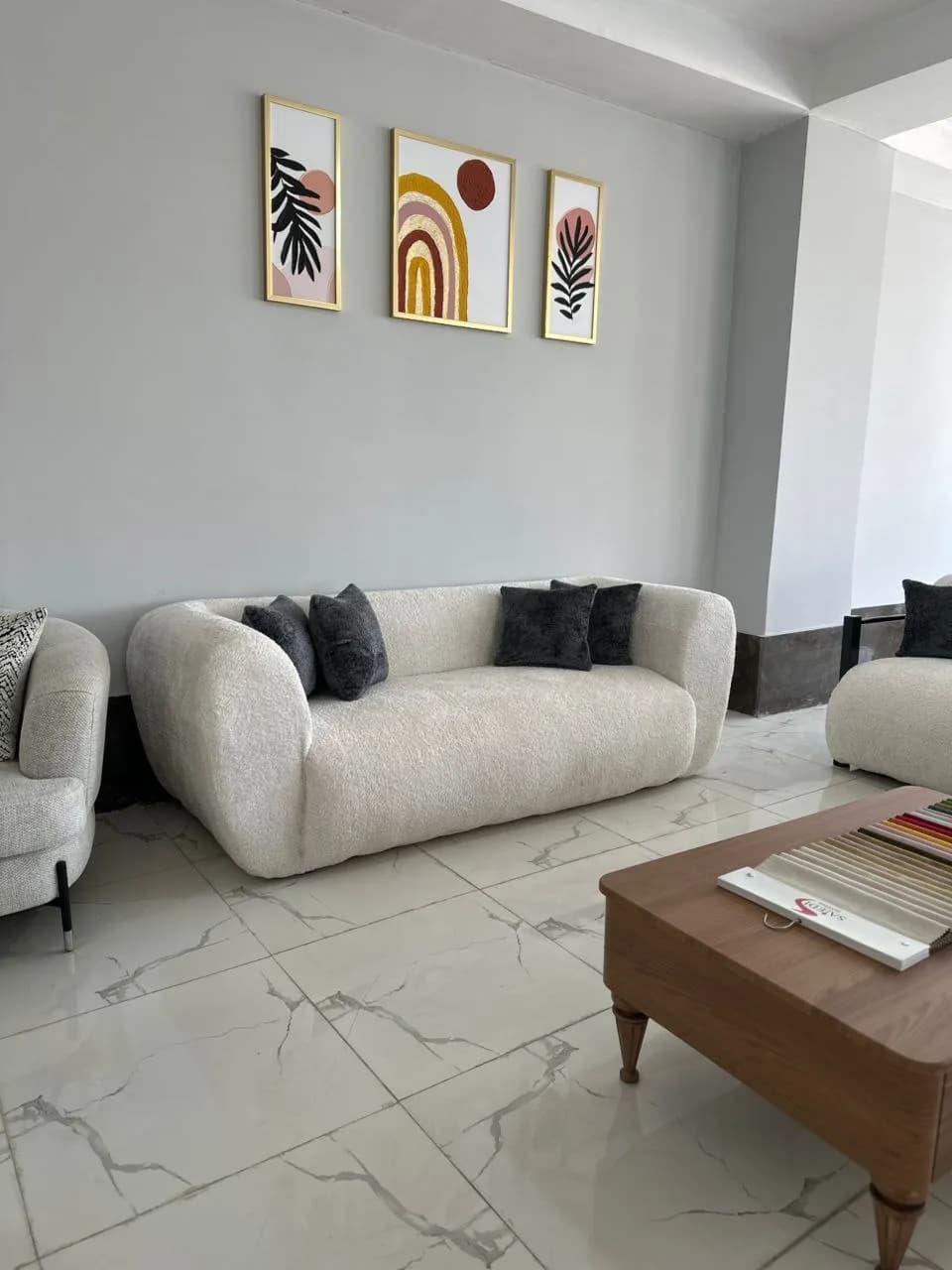 مبل راحتی پینترستی نیلو — تصویر ۵