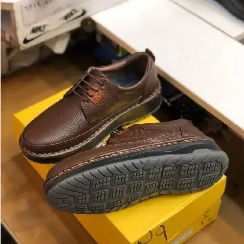 کفش کلارک چرم طبی مردانه رنگ قهوه ای — تصویر ۵
