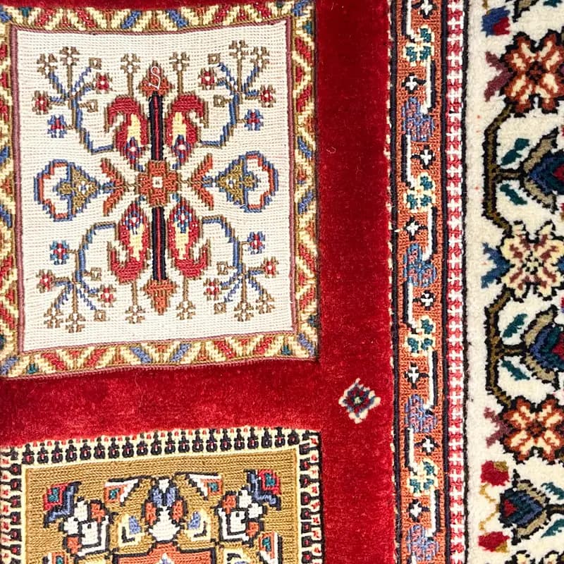 گلیم فرش قرمز قاب خشتی سایز 87*66 کد 1061 — تصویر ۲