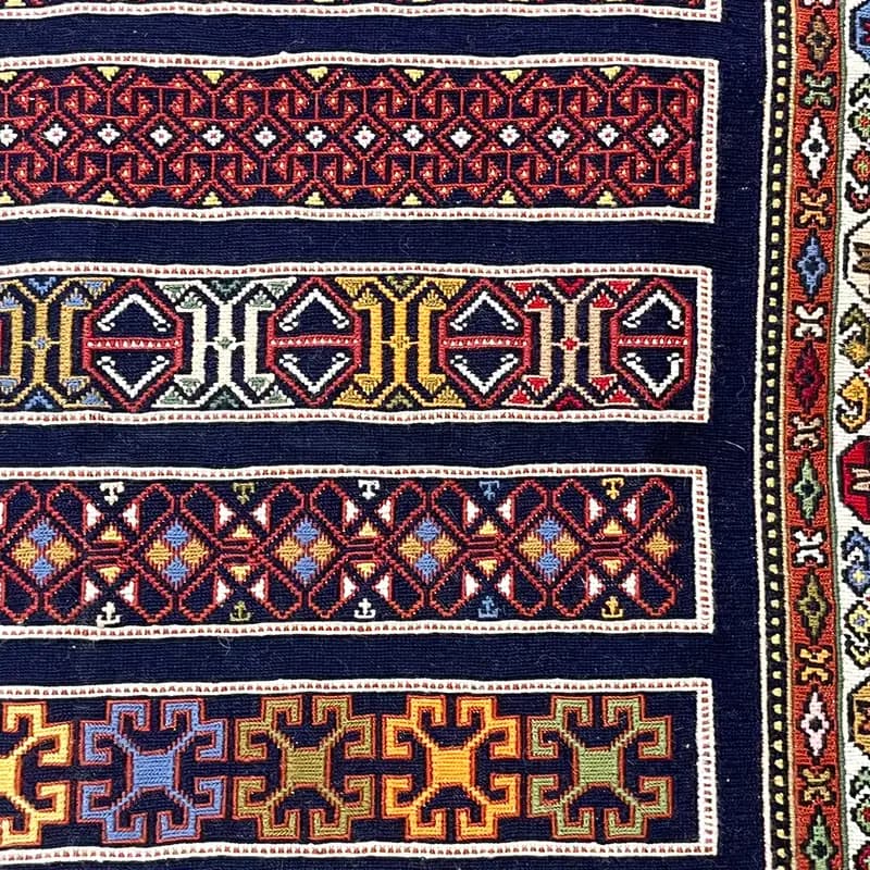 گلیم سوزنی پادری سایز 86*60 — تصویر ۲