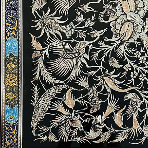 “تابلوی قلمزنی با قاب خاتم‌کاری و تذهیب، ابعاد 50×90” — تصویر ۲