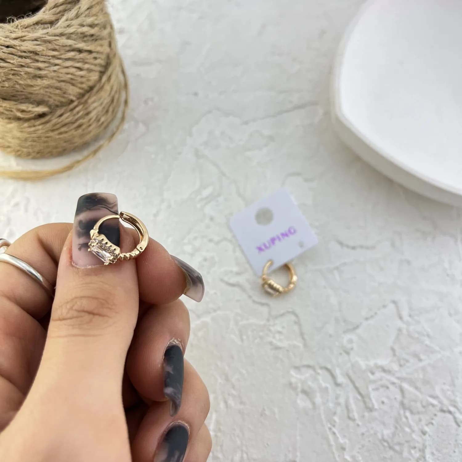 گوشواره زنانه ژوپینگ مدل نگین جواهری کد E6249 — تصویر ۲