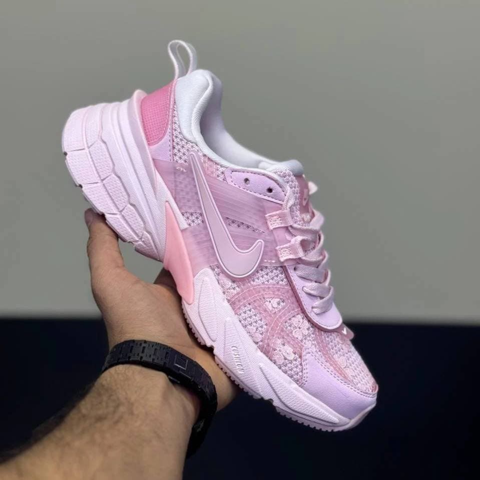 کفش کتونی نایک وی‌ تو‌ کی گلدار ساکورا ادیشن – Nike V2K Run Sakura Edition — تصویر ۸