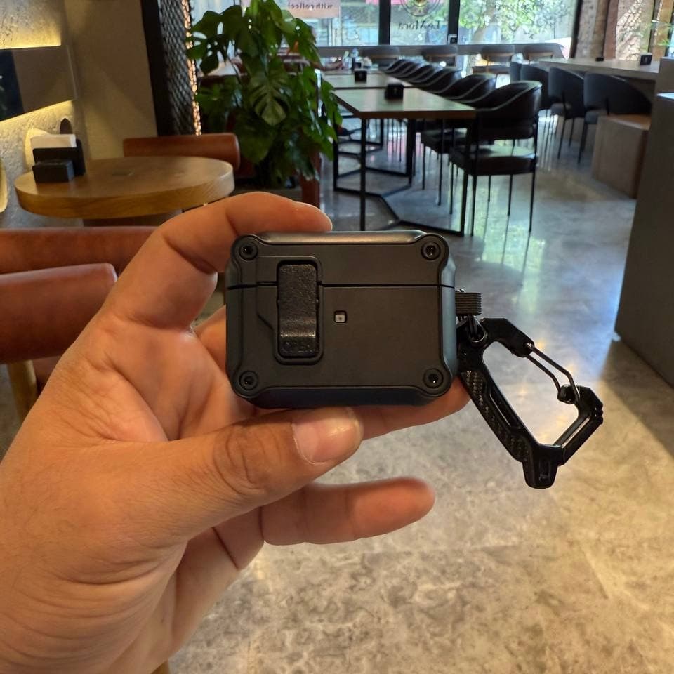 کاور ایرپاد Carbon Eggshel — تصویر ۴