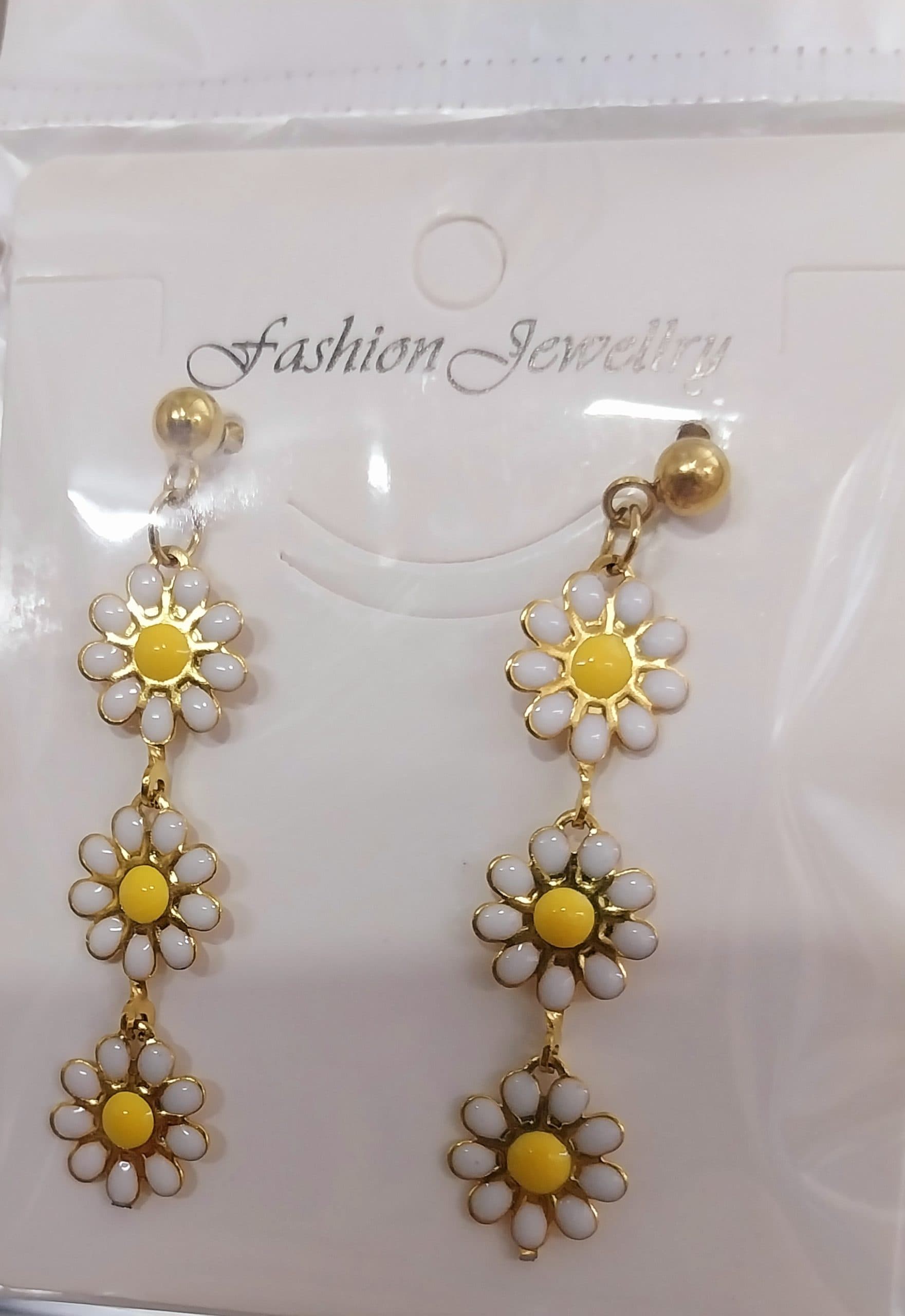 گوشواره طرح بابونه