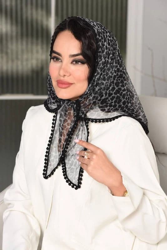 روسری سه گوش طورى دور عدسى — تصویر ۴