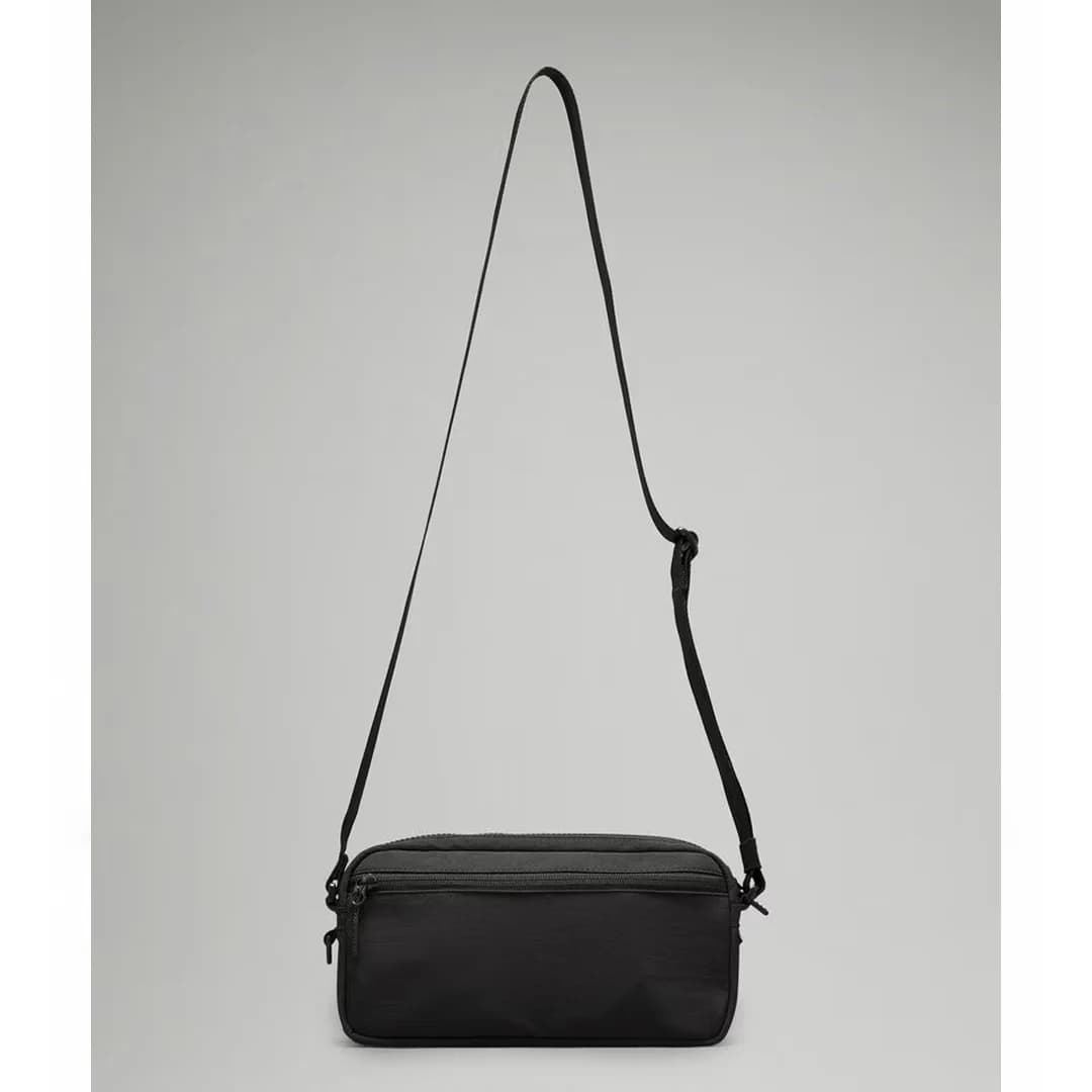 کراس بادی لولولمون Multi-Pocket Crossbody — تصویر ۳