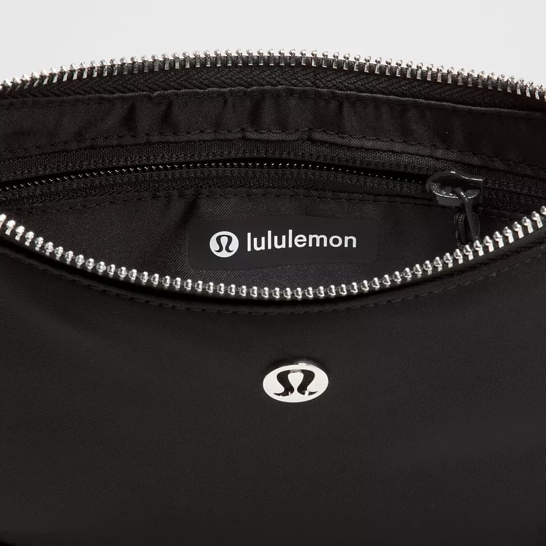 کیف رودوشی لولولمون City Essentials Mini Shoulder Bag 1L — تصویر ۲