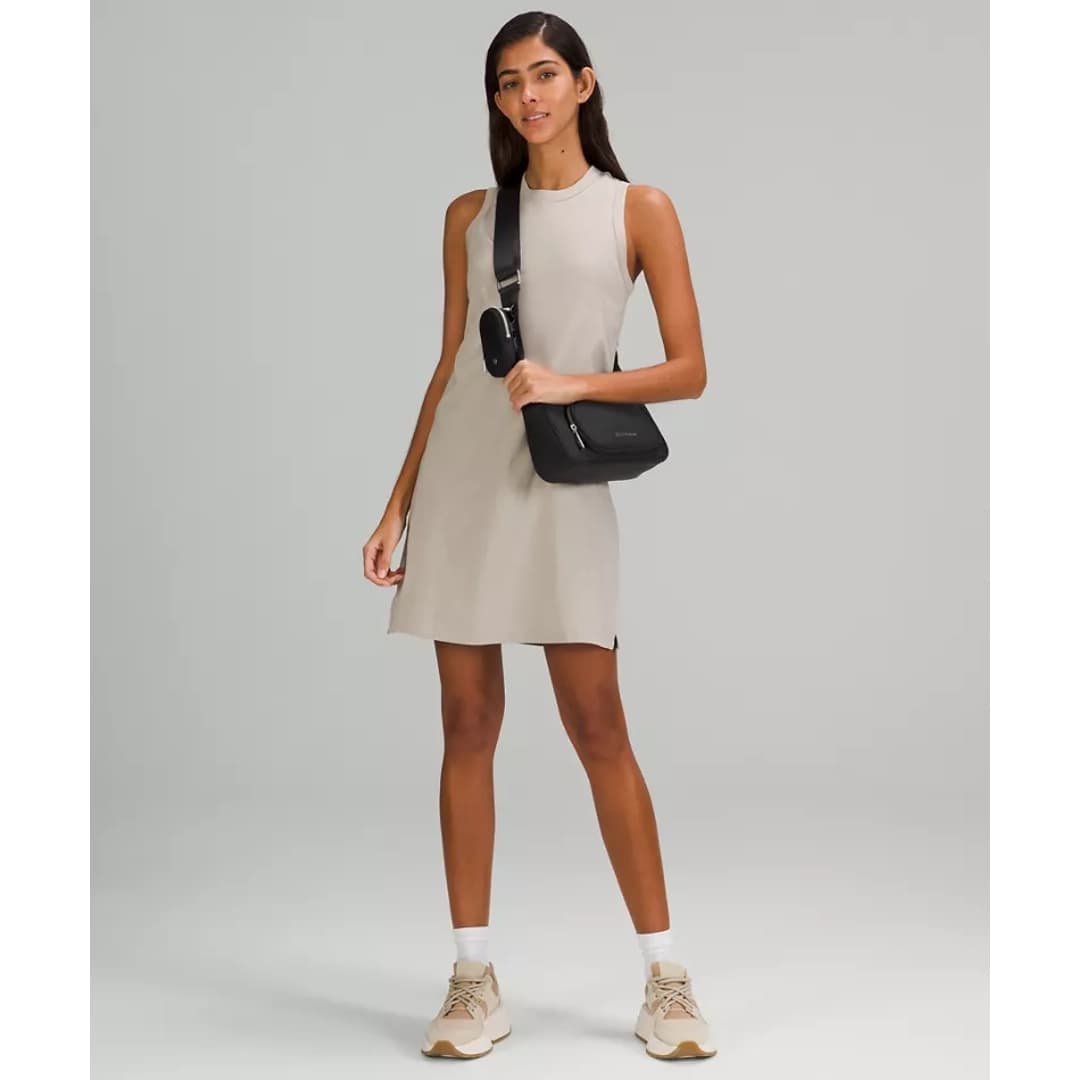 کراس بادی لولولمون Crossbody with Nano Pouch — تصویر ۲