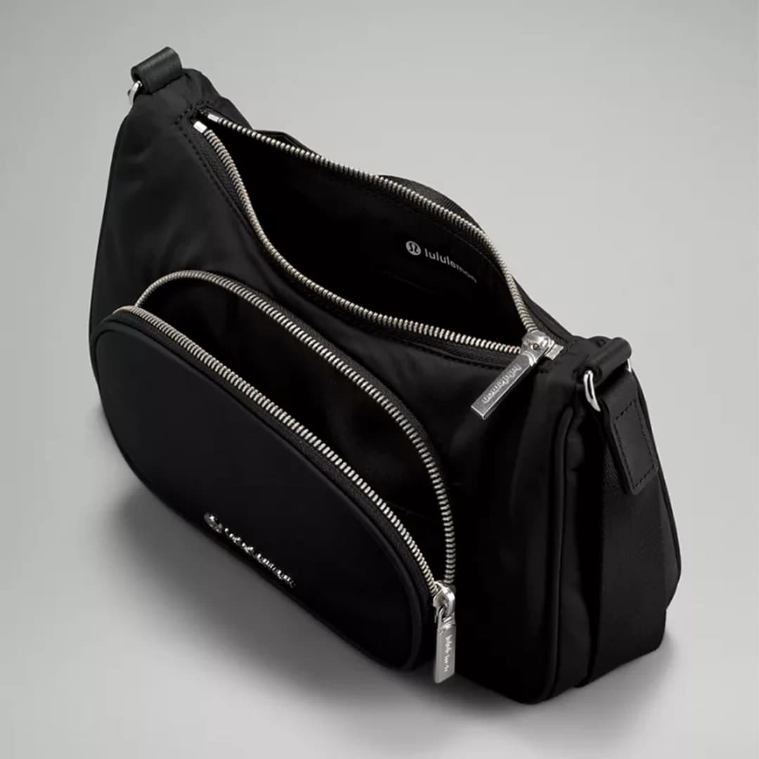 کراس بادی لولولمون Crossbody with Nano Pouch — تصویر ۴