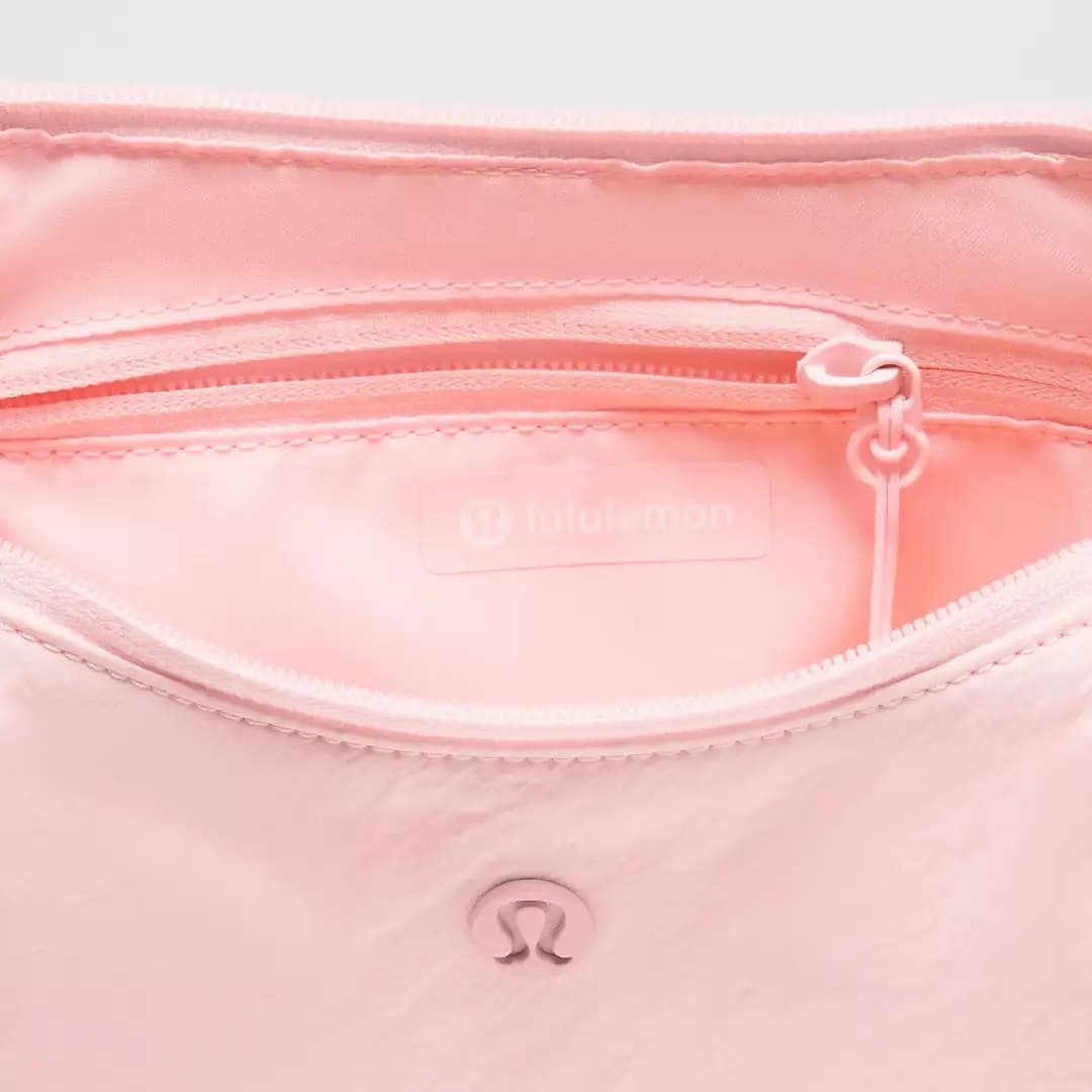 کراس بادی بگ لولولمون Slouchy Sling Bag — تصویر ۶