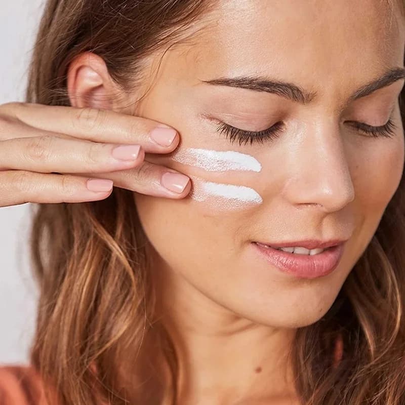 کرم ضدآفتاب بدون رنگ ایزدین SPF50 مدل FOTOULTRA 100 ACTIVE UNIFY ‌مناسب انواع پوست، حجم 50 میلی‌‌لیتر — تصویر ۹