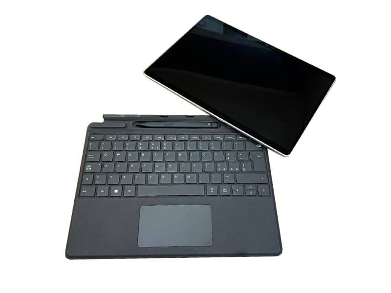استوک سرفیس پرو ۹ همراه کیبرد و قلم -surface pro 9 — تصویر ۳
