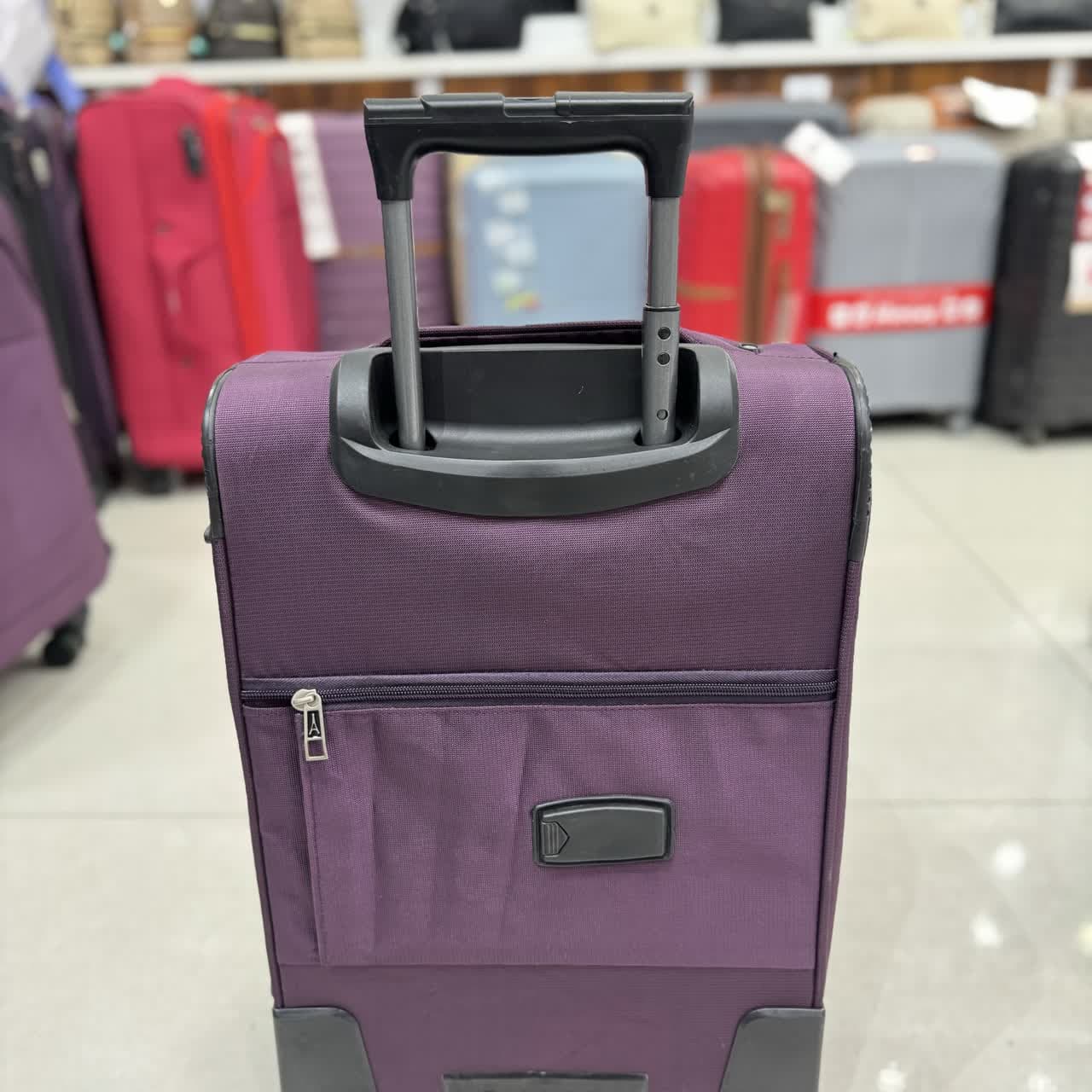 چمدان برند Travelpro — تصویر ۶