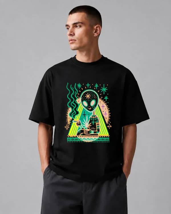 تیشرت باکسی مشکی | طرح موجود فضایی مدیتیشن | Alien Mystic Graphic Oversized Tee — تصویر ۲